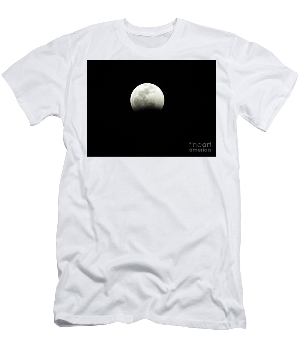 Moon T-Shirt featuring the photograph The Coming Super Blood Wolf Moon Lunar Eclipse 2019 2 29407 by Robert Knight