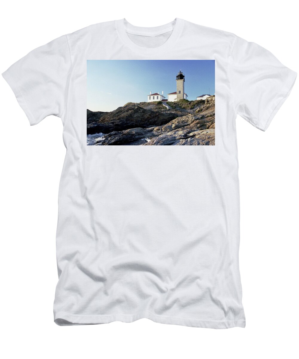 Building T-Shirt featuring the photograph Beavertail Lighthouse #2 by Jim Feldman