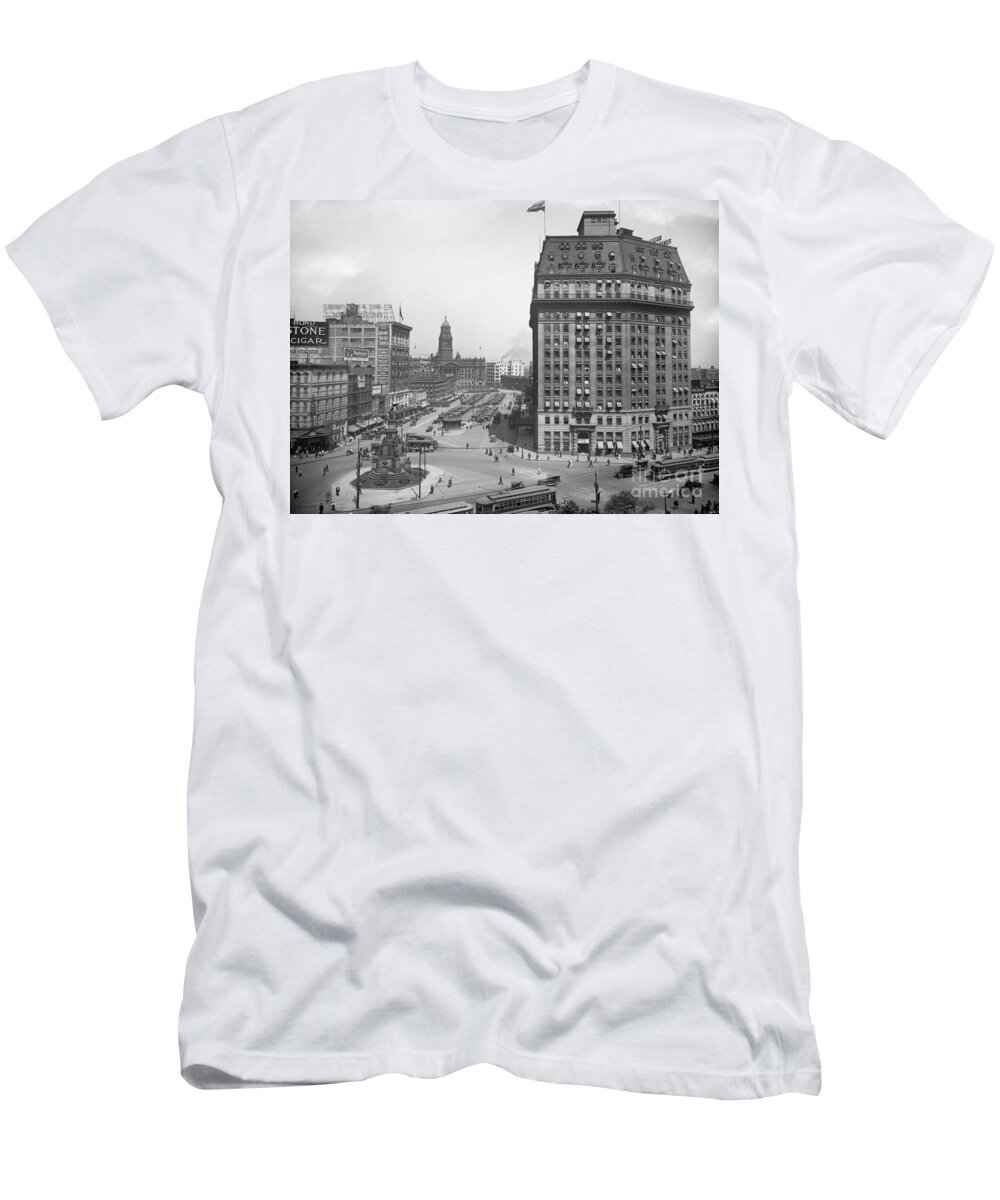 1918 T-Shirt featuring the photograph Detroit, Michigan, c1918 by Granger
