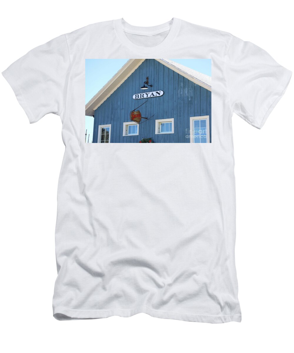 Bryan Ohio T-Shirt featuring the photograph Former Bryan Ohio Train Depot 9883 by Jack Schultz
