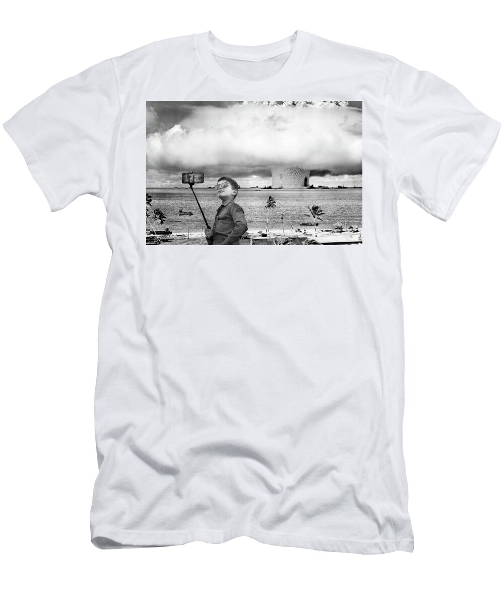 Photography T-Shirt featuring the photograph Selfie Photo-Bomb by Craig Boehman
