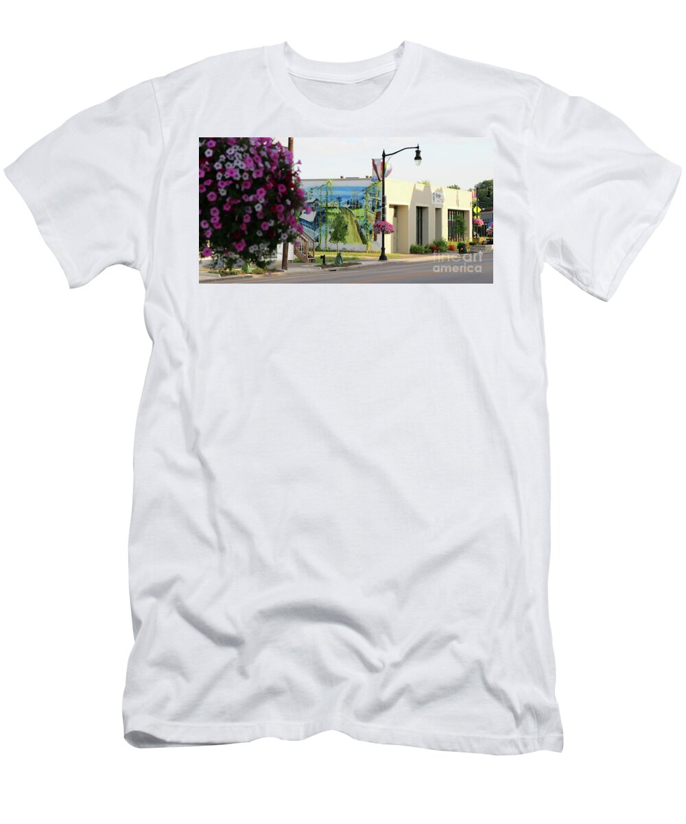 Mural T-Shirt featuring the photograph Whitehouse Ohio 9398 by Jack Schultz