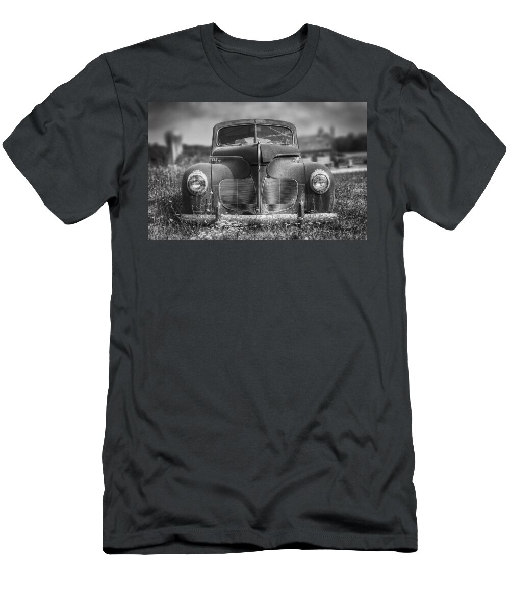 Desoto T-Shirt featuring the photograph 1940 DeSoto Deluxe Black and White by Scott Norris