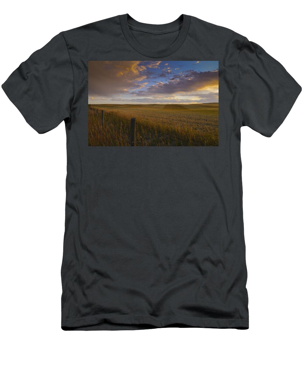 Farming T-Shirt featuring the photograph A Prairie Sunset by Bill Cubitt