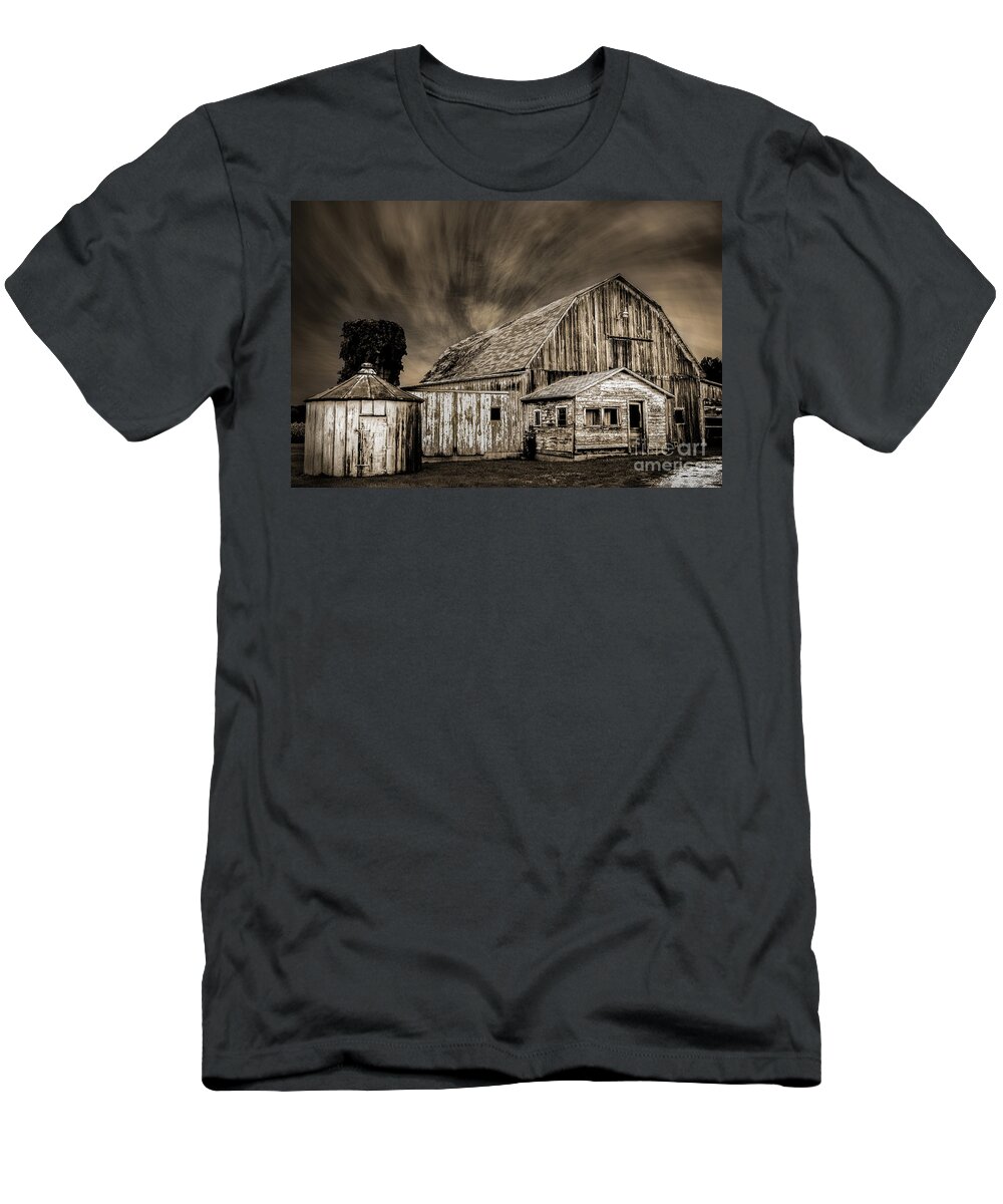 Barn T-Shirt featuring the photograph Barn on Hwy 66 by Michael Arend