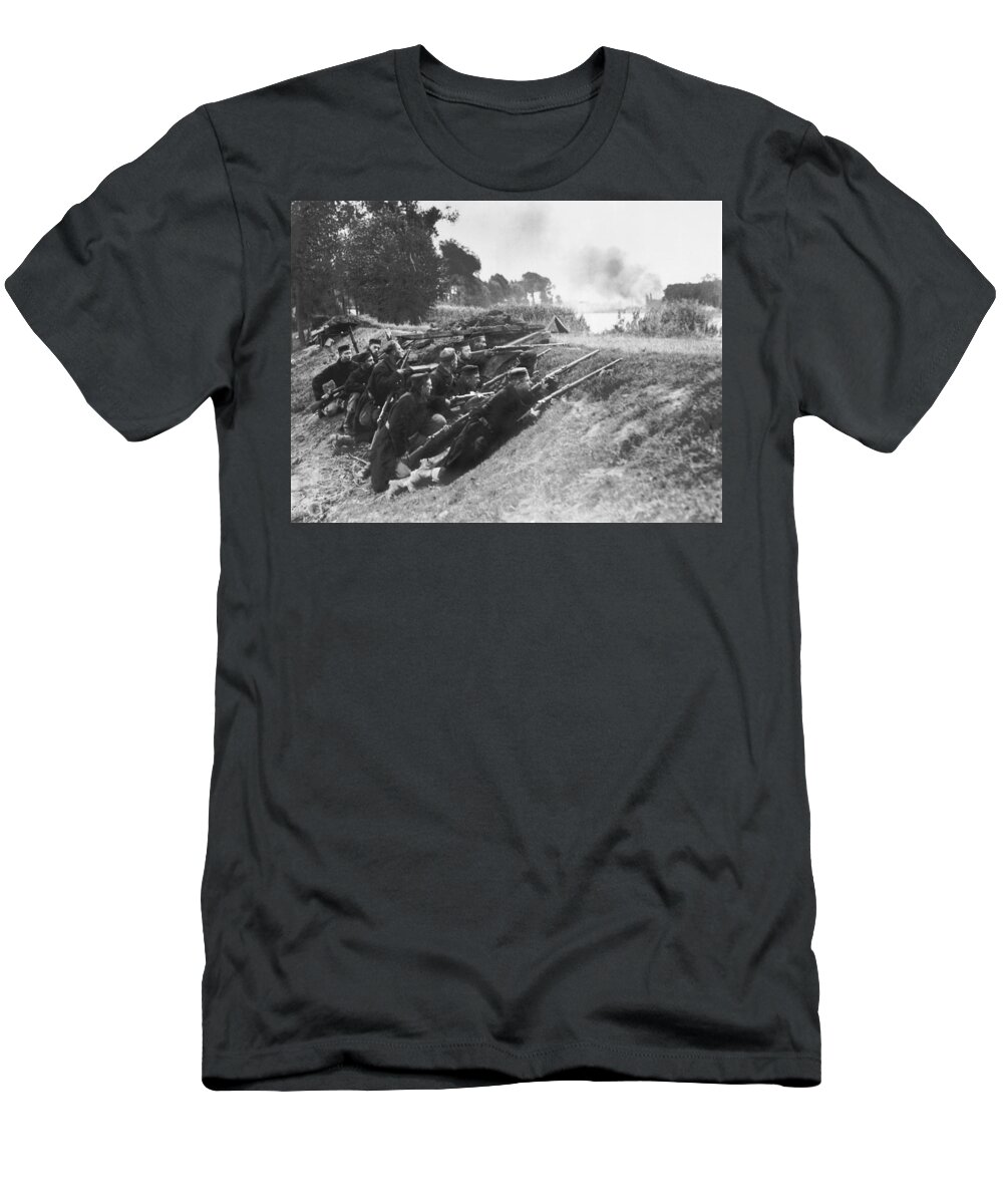 1910's T-Shirt featuring the photograph Belgian Soldiers In Ambush by Underwood Archives