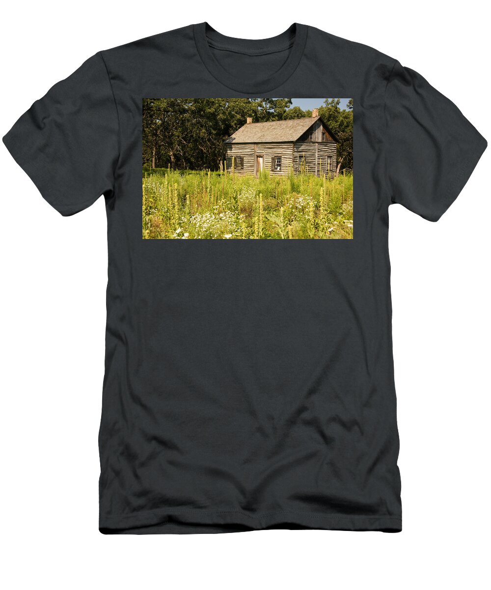 Cabin T-Shirt featuring the photograph Cabin in the Prairie by Sue Leonard