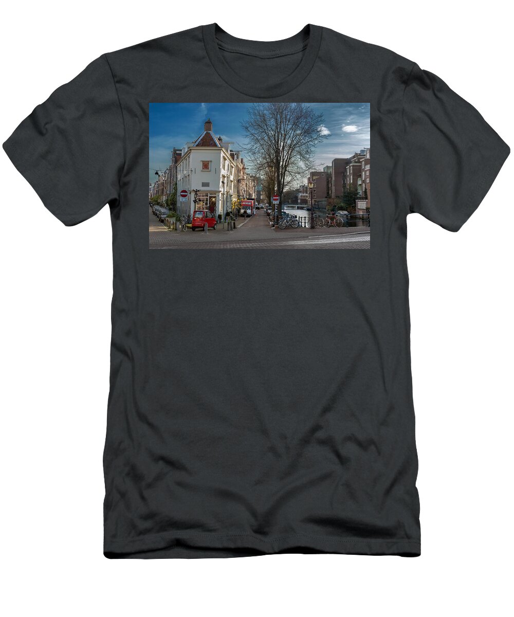 Holland T-Shirt featuring the photograph Lijnbaansgracht and Tweede Weteringdwarsstraat. Amsterdam by Juan Carlos Ferro Duque