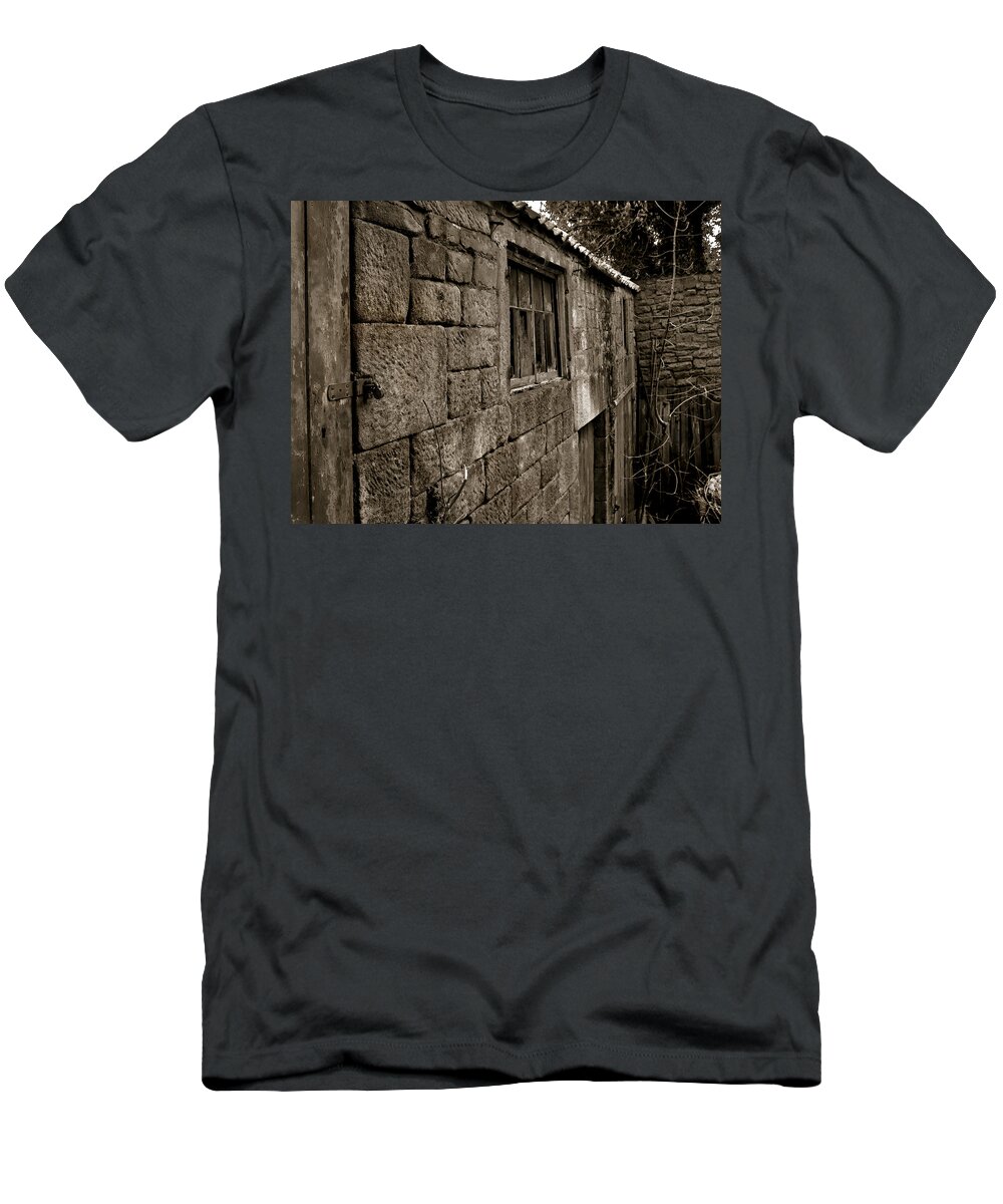 Farm T-Shirt featuring the photograph Lwv10020 by Lee Winter