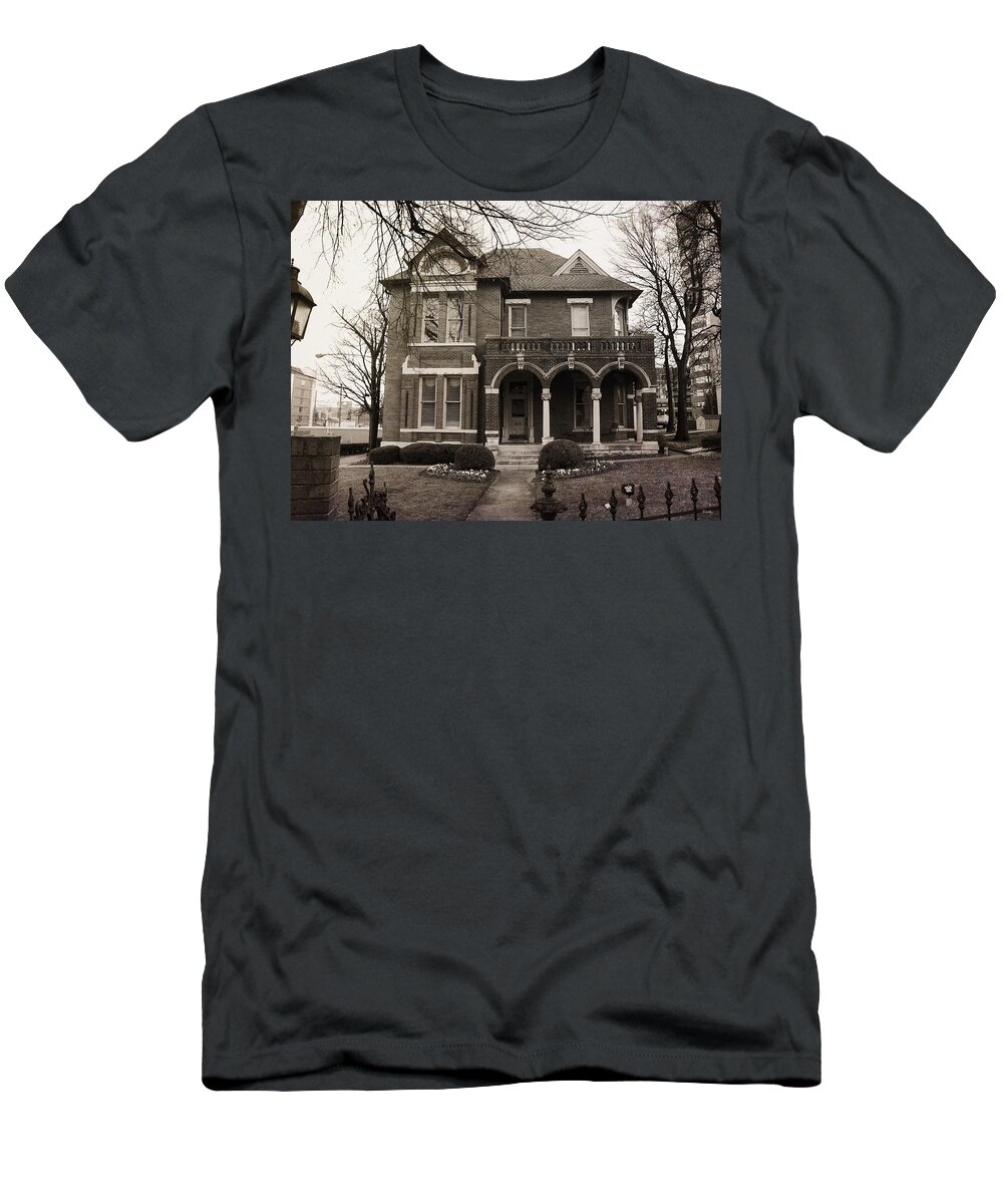 Nashville T-Shirt featuring the photograph Nashville Law Architecture by Glenn McCarthy Art and Photography
