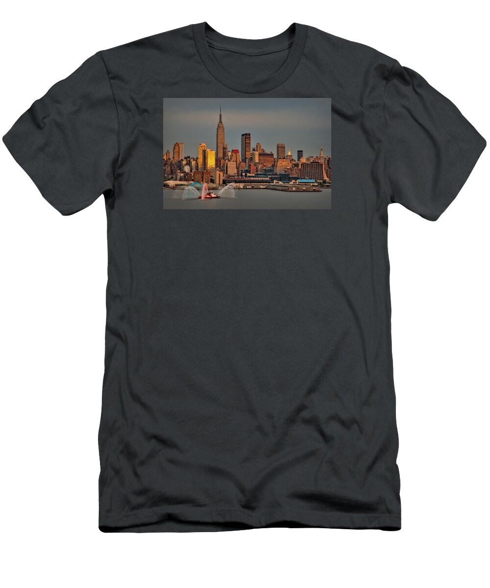 Nyc T-Shirt featuring the photograph New York City Sundown on the 4th by Susan Candelario