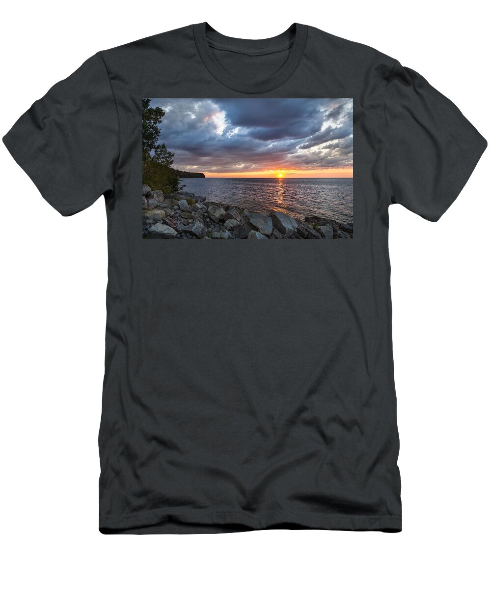 Wi T-Shirt featuring the photograph Sundown Bay by Bill Pevlor