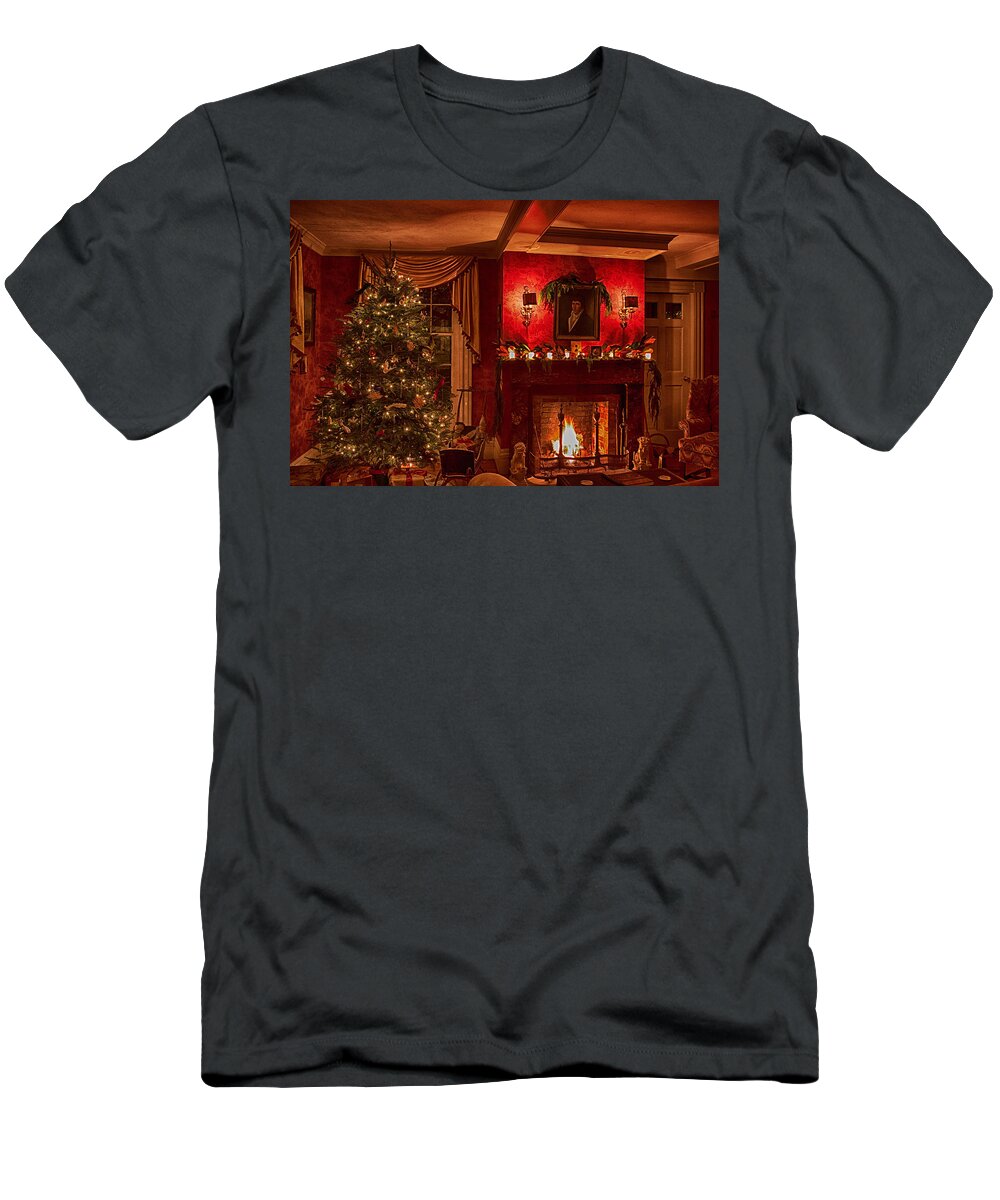 Salem Ma T-Shirt featuring the photograph Victorian Christmas by Jeff Folger