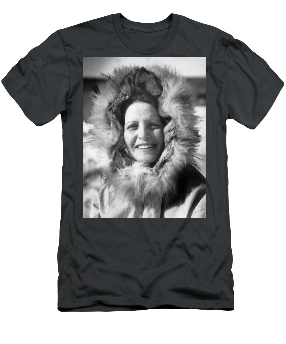 1920's T-Shirt featuring the photograph Whistling Lyd Hutchinson by Underwood Archives