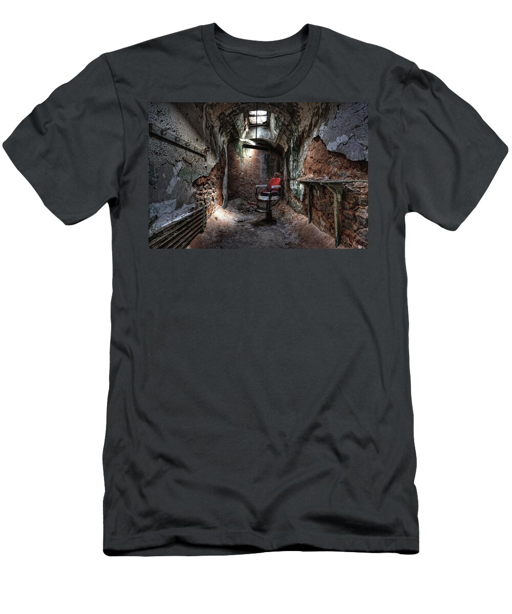Urbex T-Shirt featuring the photograph Who needs a trim. by Rob Dietrich