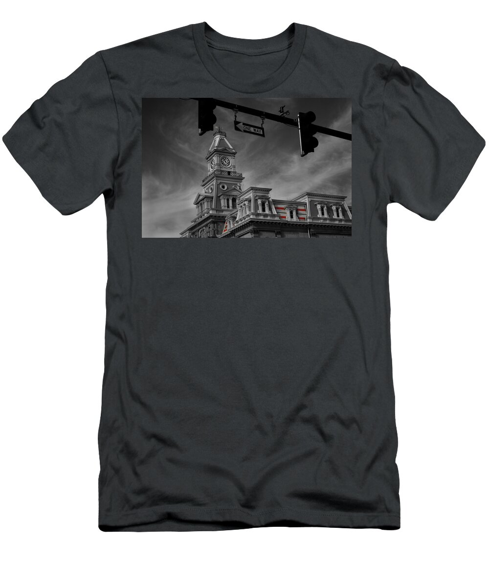 Zanesville Oh T-Shirt featuring the photograph Zanesville OH Courthouse by David Yocum