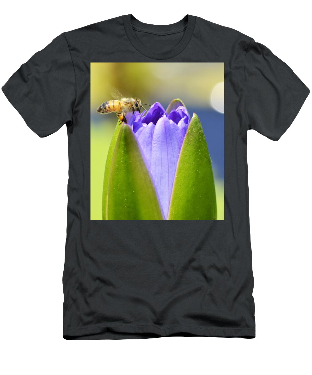 Waterlily T-Shirt featuring the photograph Beelilyful by Melanie Moraga