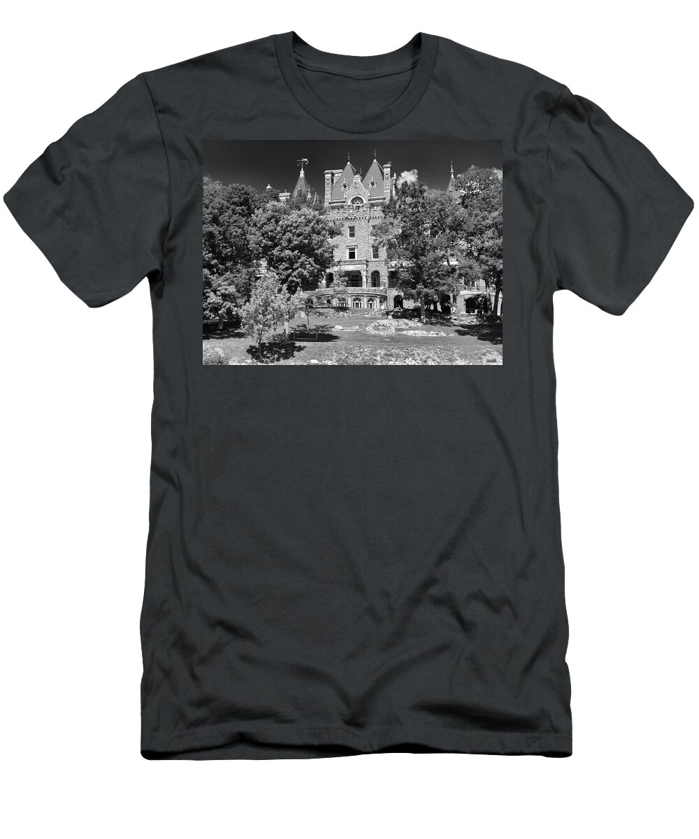 1000 Islands T-Shirt featuring the photograph Boldt Castle 0152 by Guy Whiteley