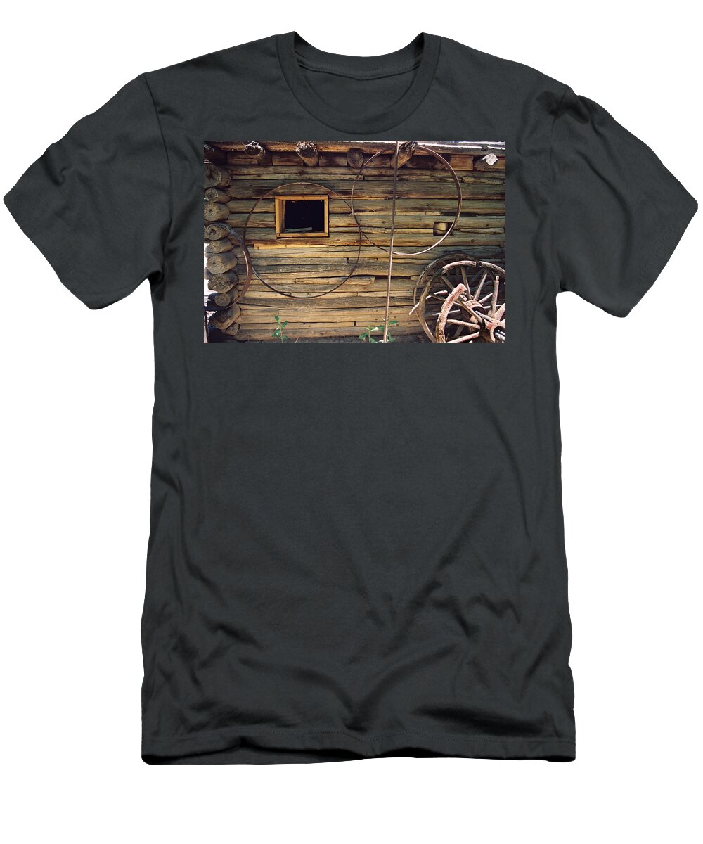 Santa Fe T-Shirt featuring the photograph Carreteria Wall by Ron Weathers