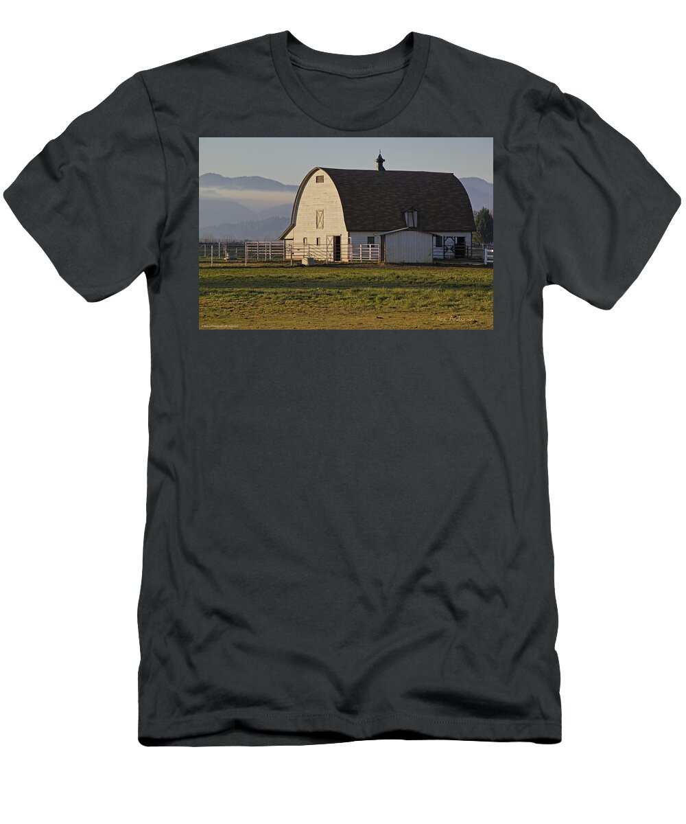 Barn T-Shirt featuring the photograph Classic Barn near Grants Pass by Mick Anderson
