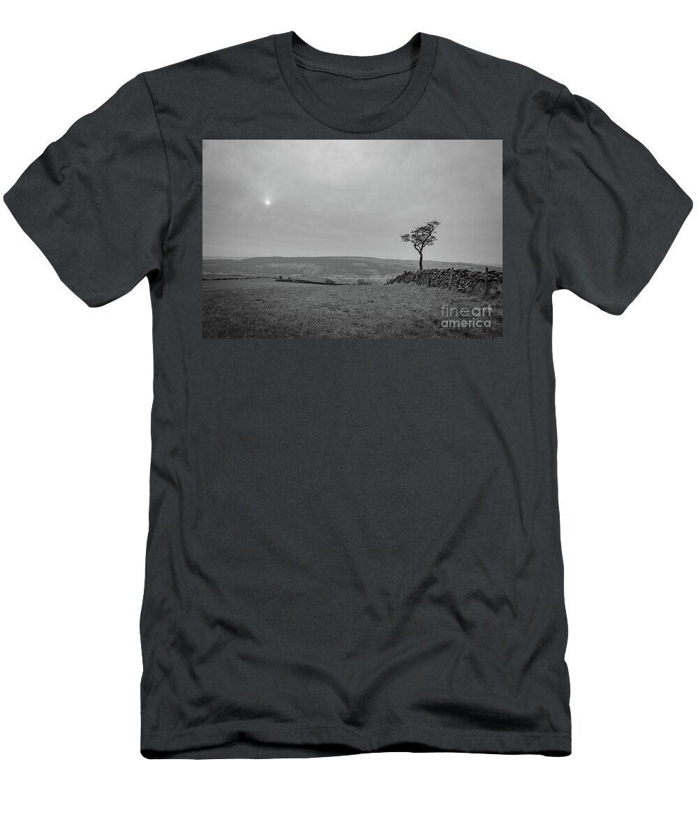 D90 T-Shirt featuring the photograph #walkingscape by Mariusz Talarek