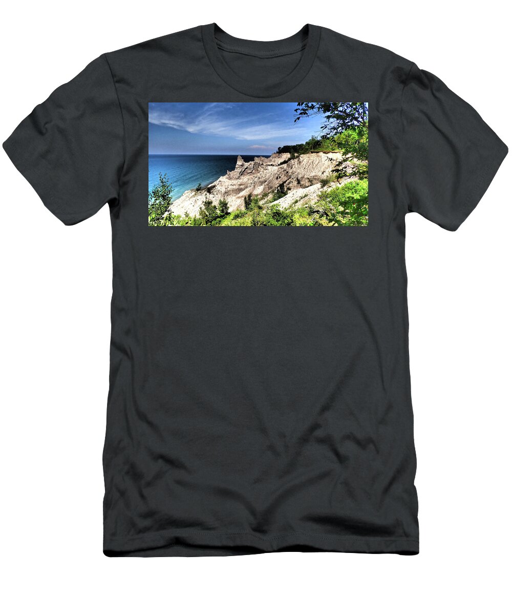 Ny T-Shirt featuring the photograph Chimney Bluffs #3 by Susan Jensen