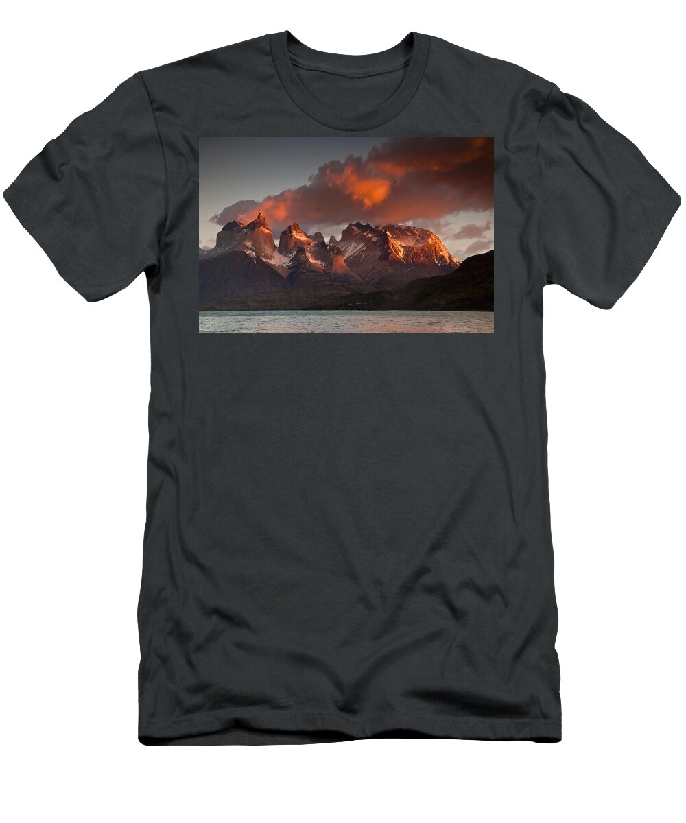 00451388 T-Shirt featuring the photograph Cuernos Del Paine And Lago Pehoe #3 by Colin Monteath