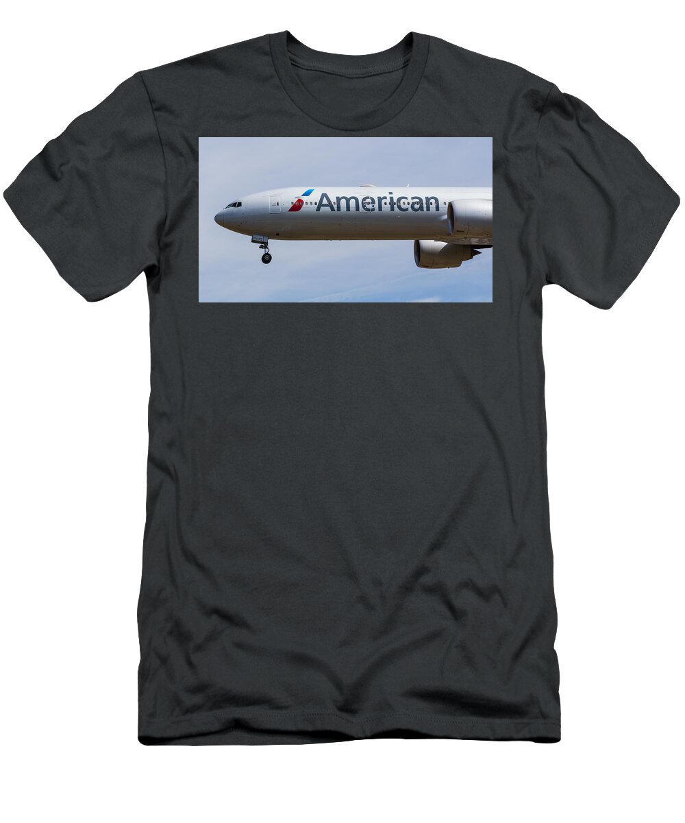 American T-Shirt featuring the photograph American Airlines Boeing 777 #7 by David Pyatt