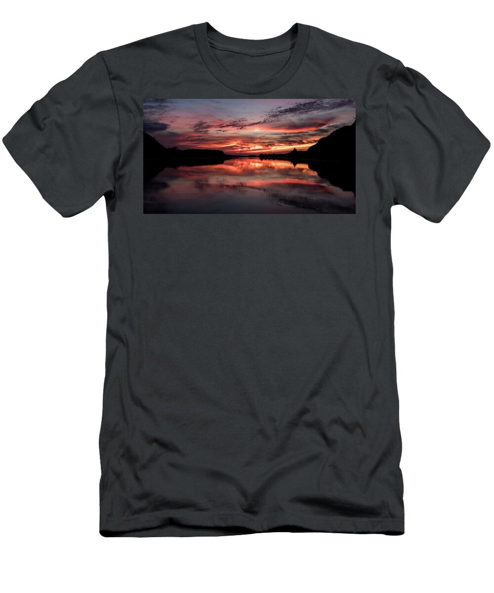 Hamburg T-Shirt featuring the photograph Lake Erie Sunset #7 by Dave Niedbala
