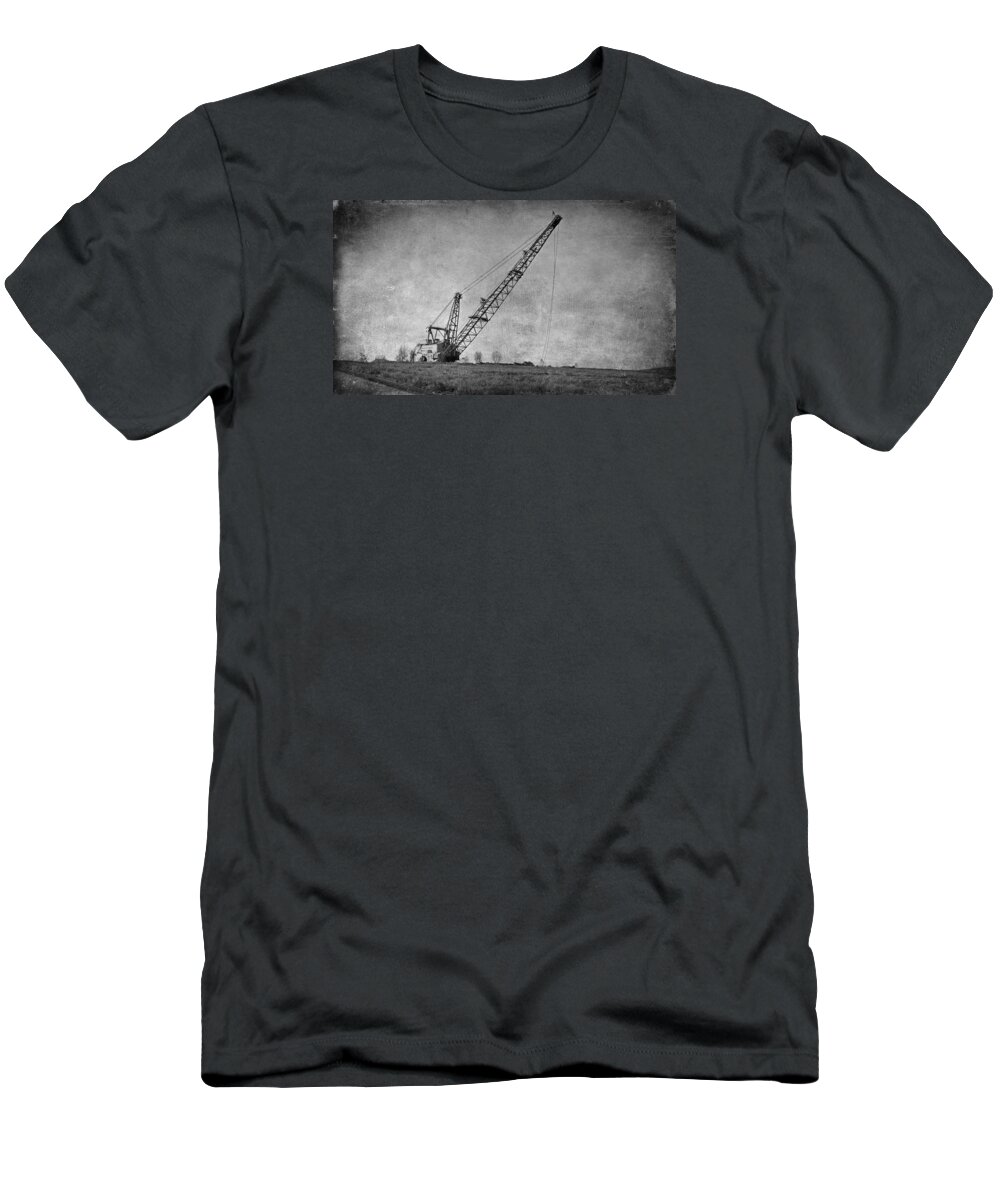 Dragline T-Shirt featuring the photograph Abandoned Dragline by Sandy Keeton