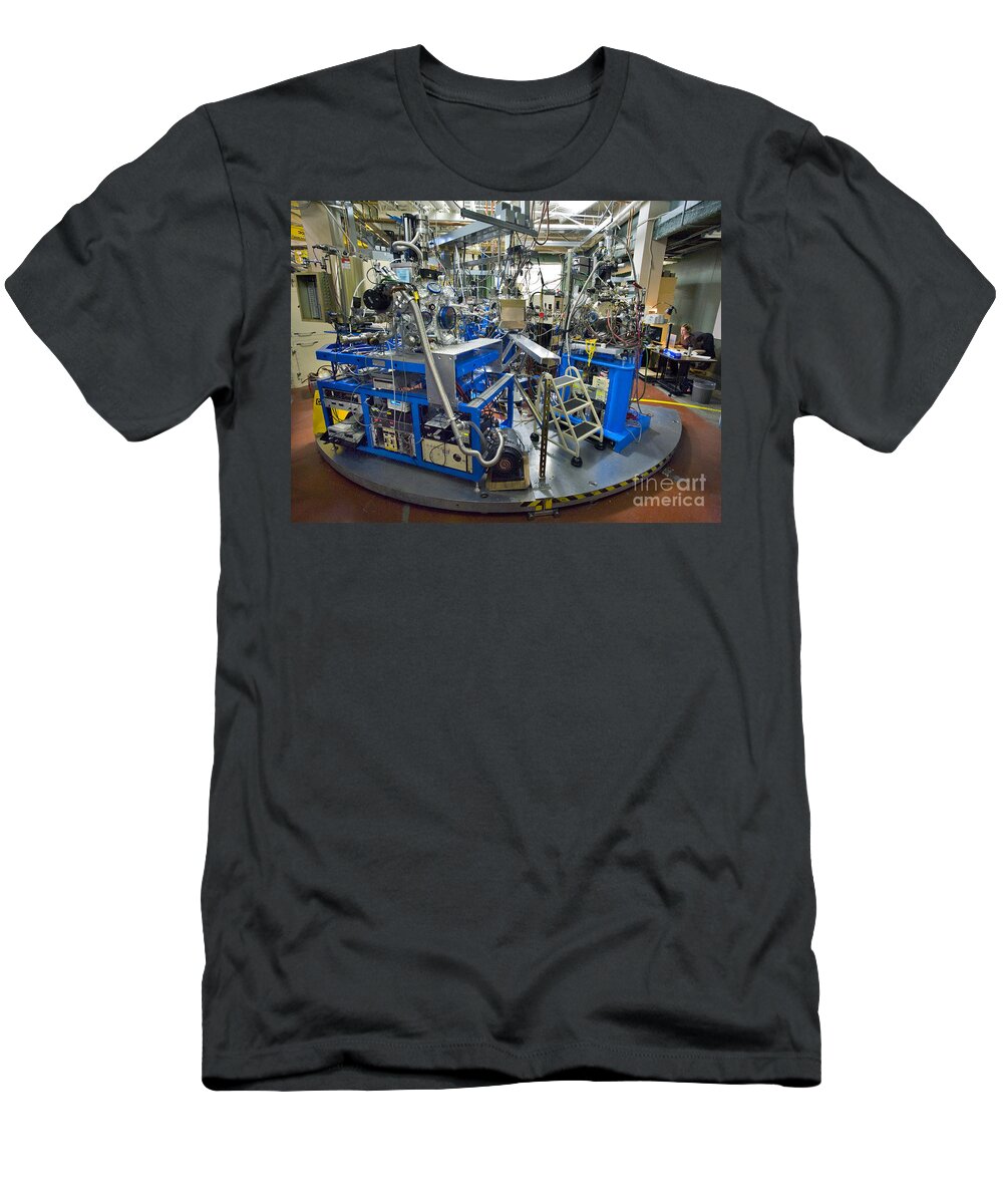 Science T-Shirt featuring the photograph Advanced Light Source Beamline 4.0.2 by Science Source