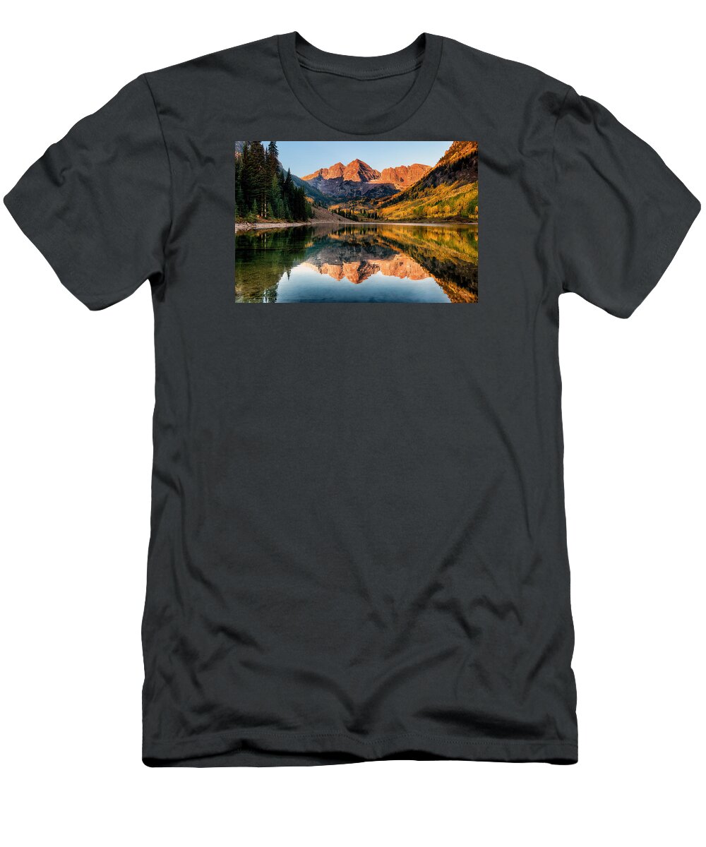Maroon Bells T-Shirt featuring the photograph Alpenglow on the Maroon Bells by David Soldano