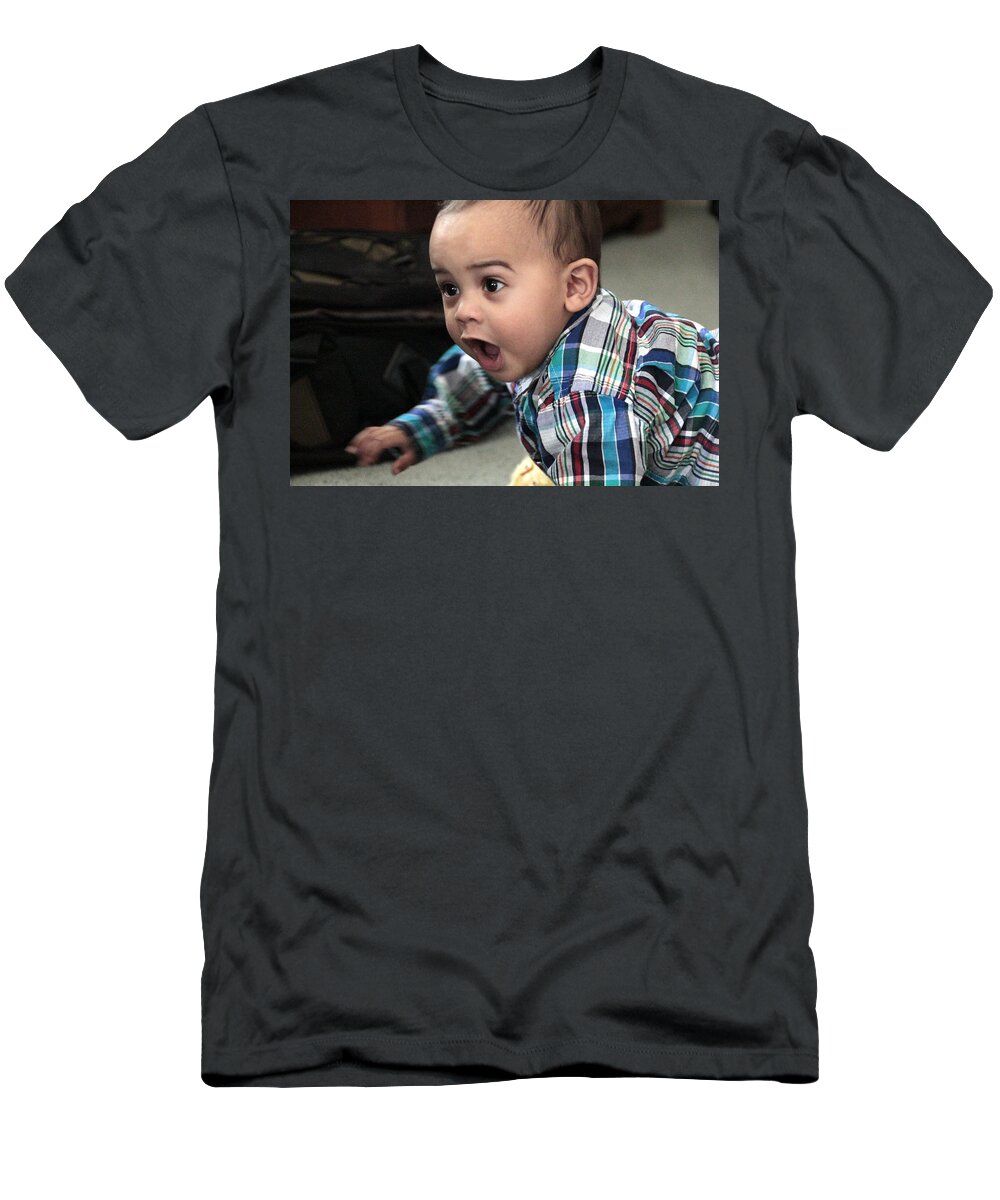 Horizontal Photograph T-Shirt featuring the photograph Amazement by Valerie Collins