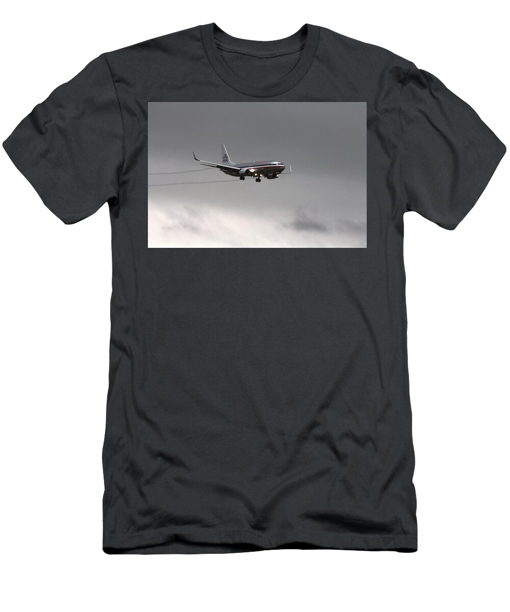 American Airlines Boeing 7 Series-dfw Airport T-Shirt featuring the photograph American Airlines-Landing at DFW Airport by Douglas Barnard