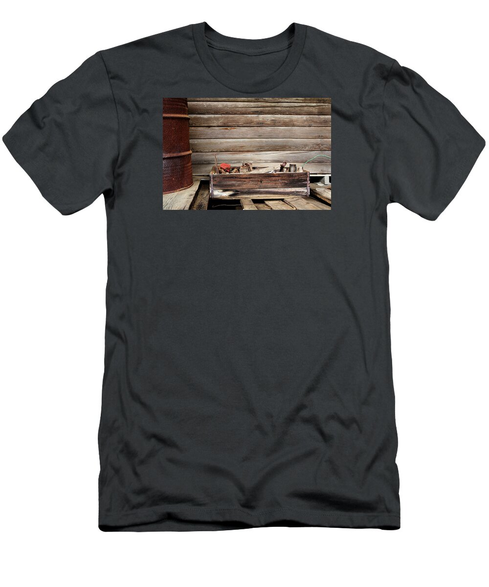 Burnt Corn Alabama T-Shirt featuring the photograph An Old Wooden Toolbox by Lynn Jordan