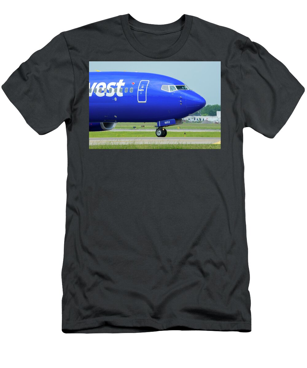 737 T-Shirt featuring the photograph Boeing 737 N8652B by Guy Whiteley