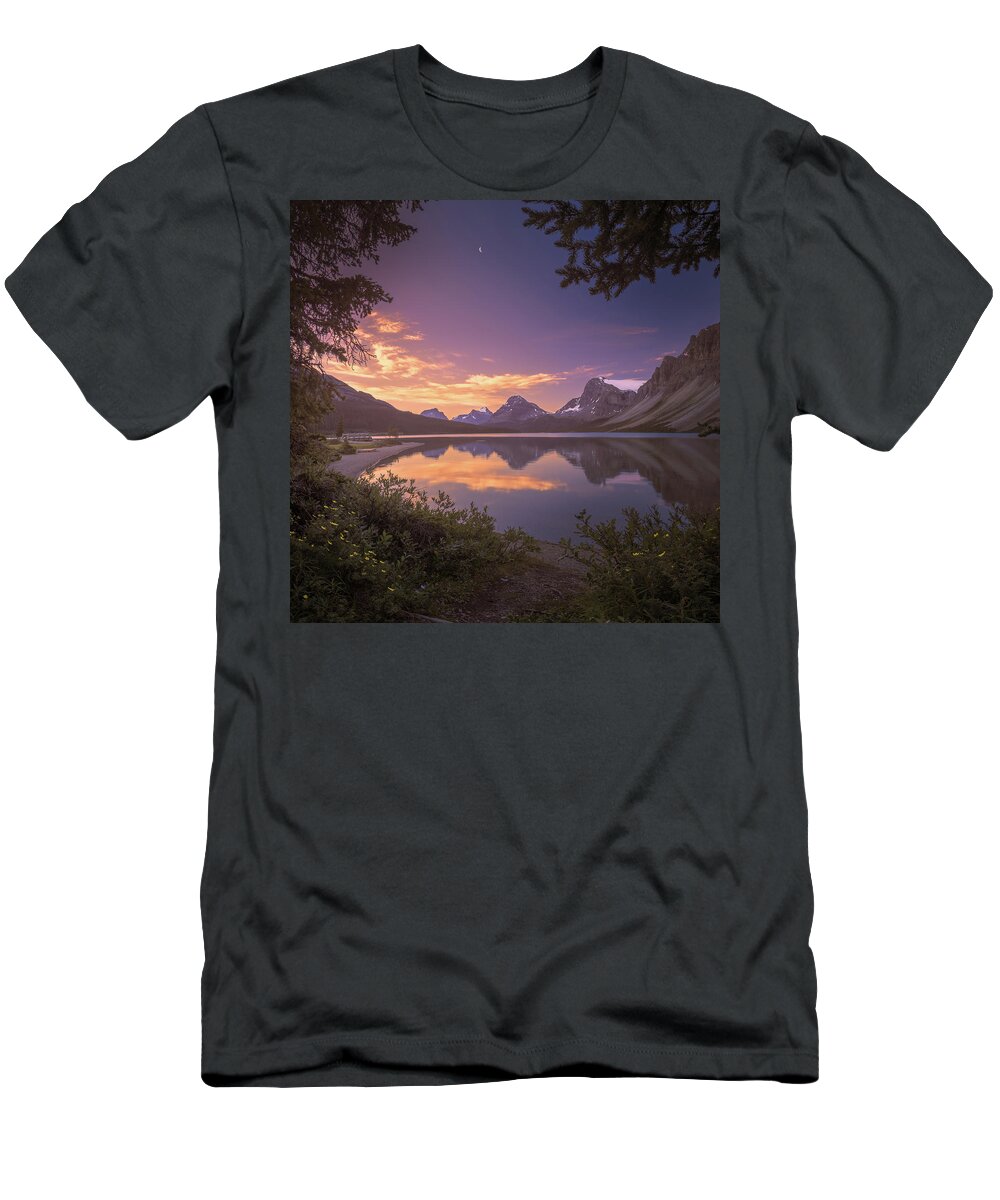 America T-Shirt featuring the photograph Bow Lake at dawn by William Lee