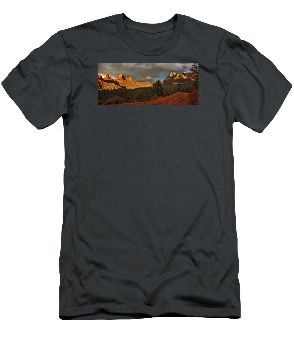 Sedona T-Shirt featuring the photograph Changing Hues at Sunset by Leda Robertson