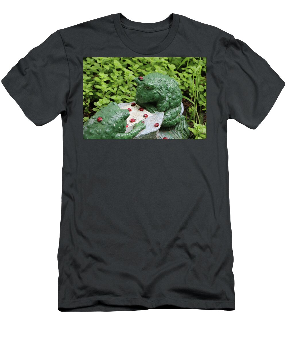 Frogs T-Shirt featuring the photograph Checkers by Gary Gunderson