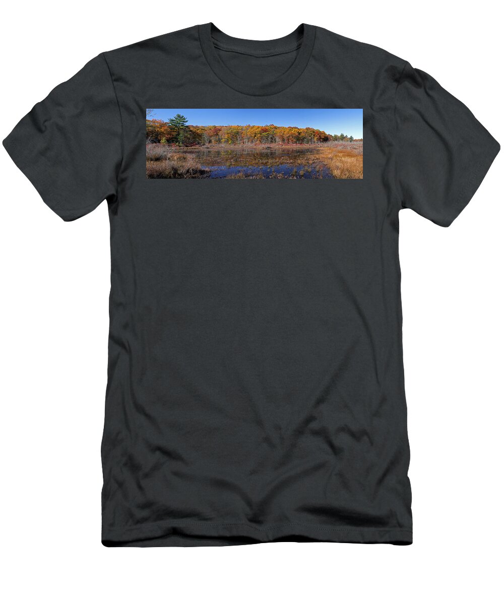 Connecticut Fall Foliage Photography T-Shirt featuring the photograph Connecticut Fall Foliage by Juergen Roth