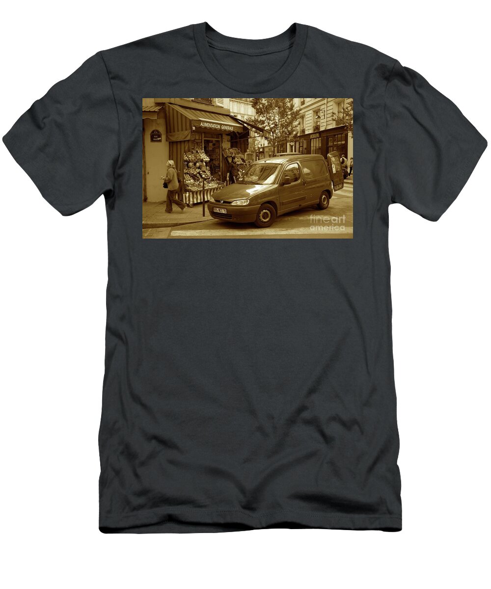 Cityscapes T-Shirt featuring the photograph Corner Delivery by Lee Stickels