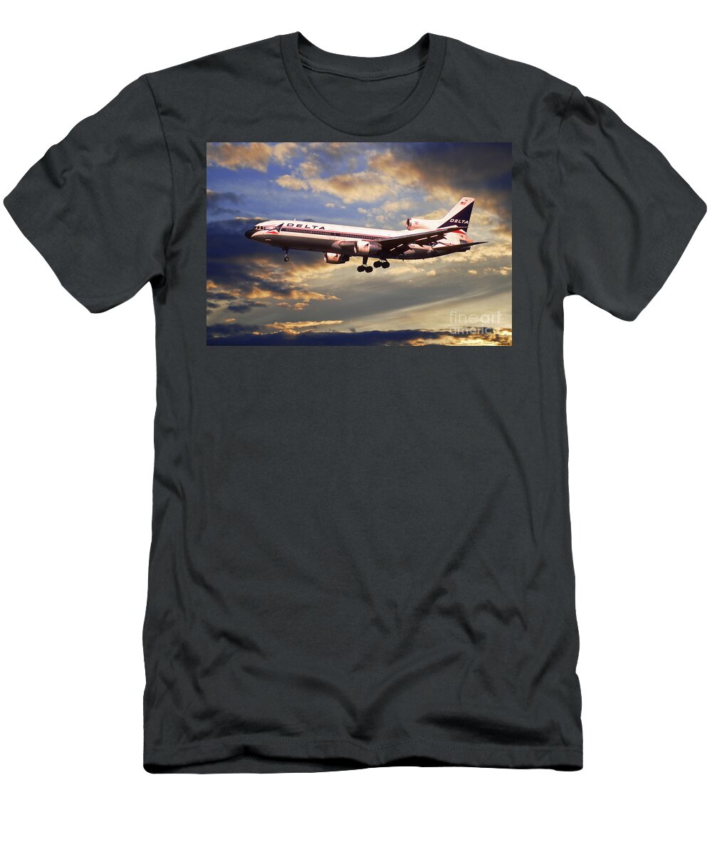 Delta T-Shirt featuring the digital art Delta Airlines Lockheed L-1011 TriStar by Airpower Art