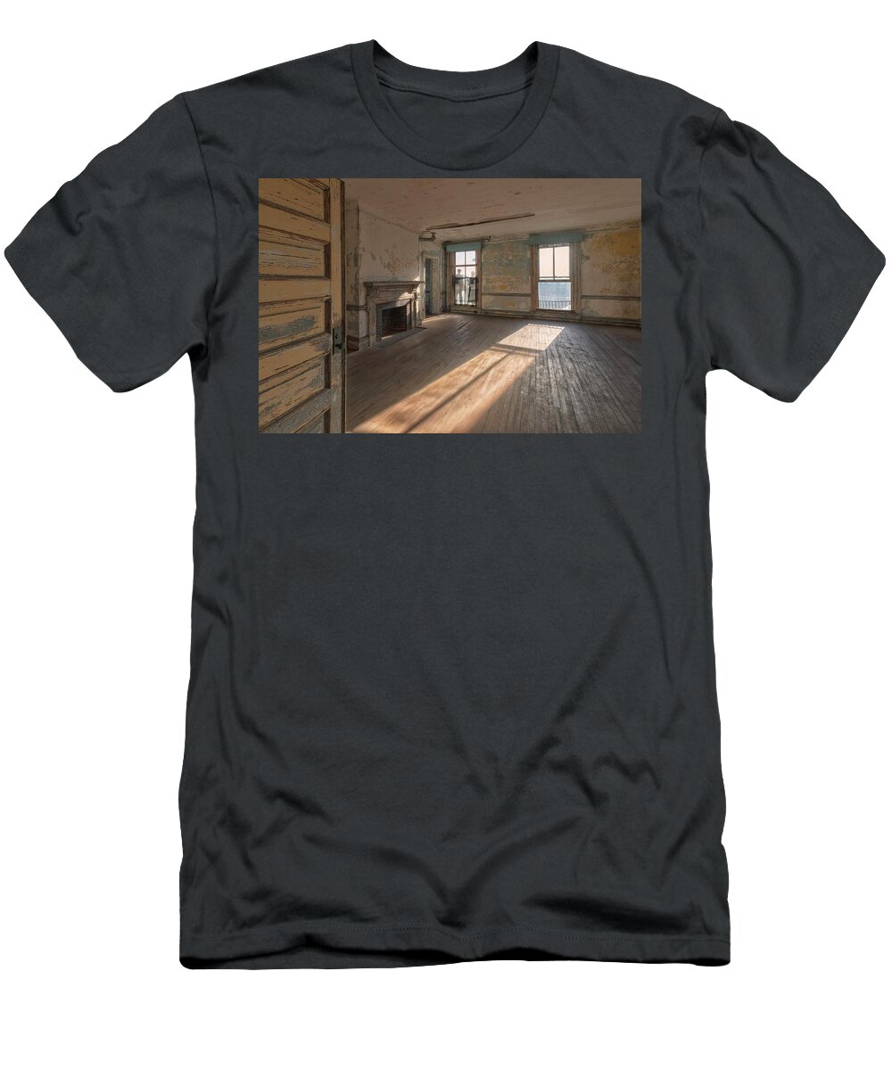 Jersey City New Jersey T-Shirt featuring the photograph Ellis Island Staff House by Tom Singleton