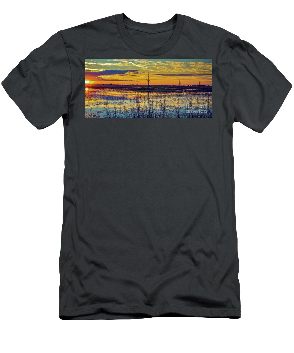 Bird T-Shirt featuring the photograph Florida Nature Paradise by DB Hayes