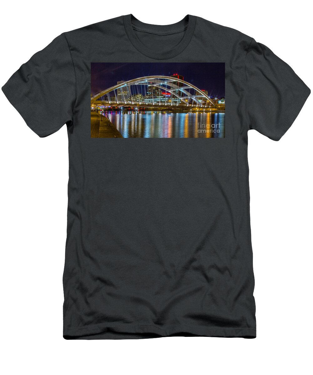 Bridges T-Shirt featuring the photograph Freddie - Sue Bridge by Rod Best