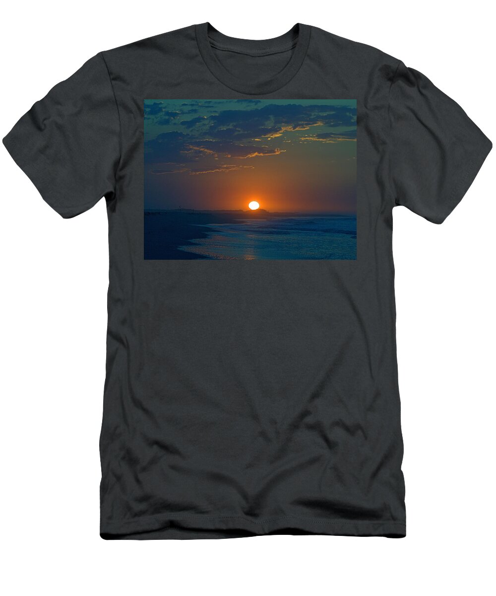 Sunrise T-Shirt featuring the photograph Full Sun Up by Newwwman