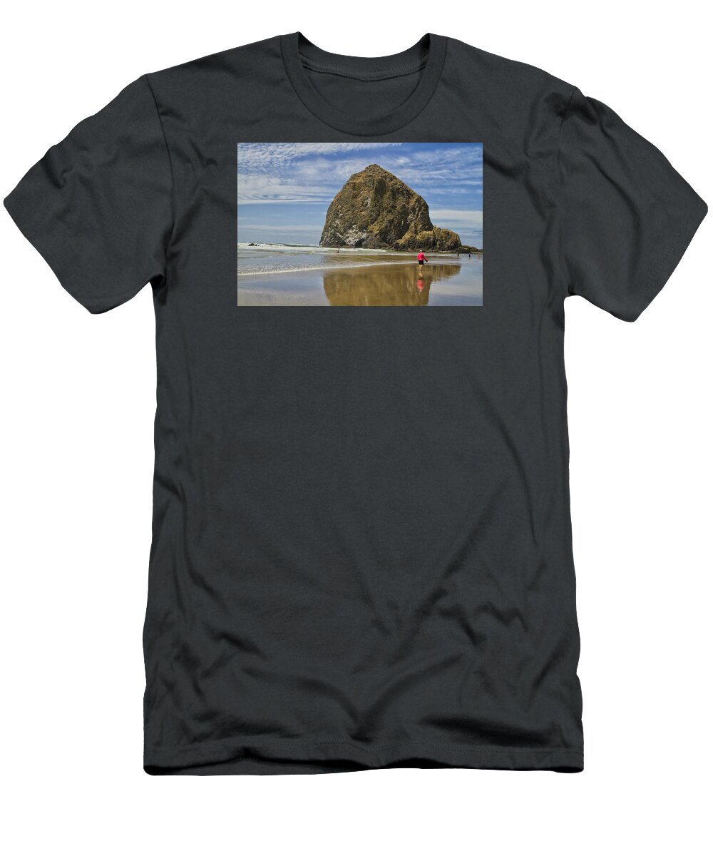 Cannon Beach T-Shirt featuring the photograph Haystack Rock 0258 by Tom Kelly