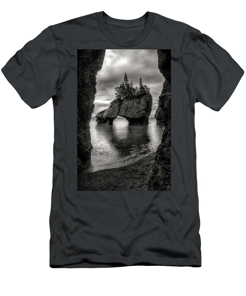 Bay Of Fundy T-Shirt featuring the photograph Hopewell Rocks by Neil Shapiro