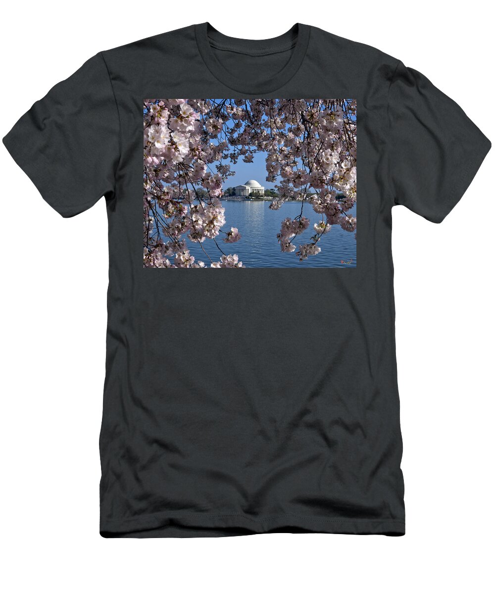 Washington D.c. T-Shirt featuring the photograph Jefferson Memorial on the Tidal Basin DS051 by Gerry Gantt