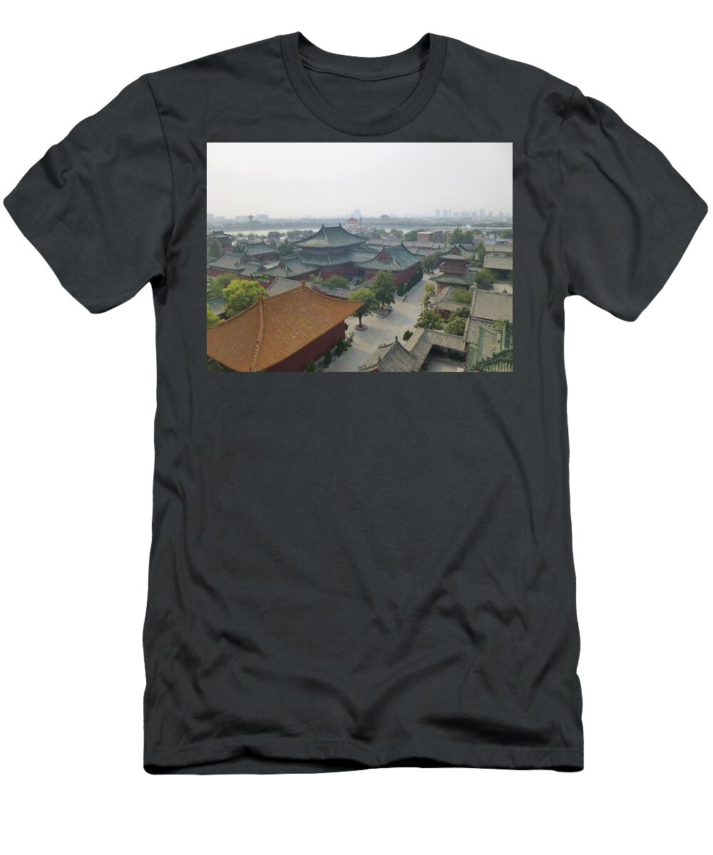 中国開封の景色 T-Shirt featuring the photograph Kaifeng view by Yuko Akechi